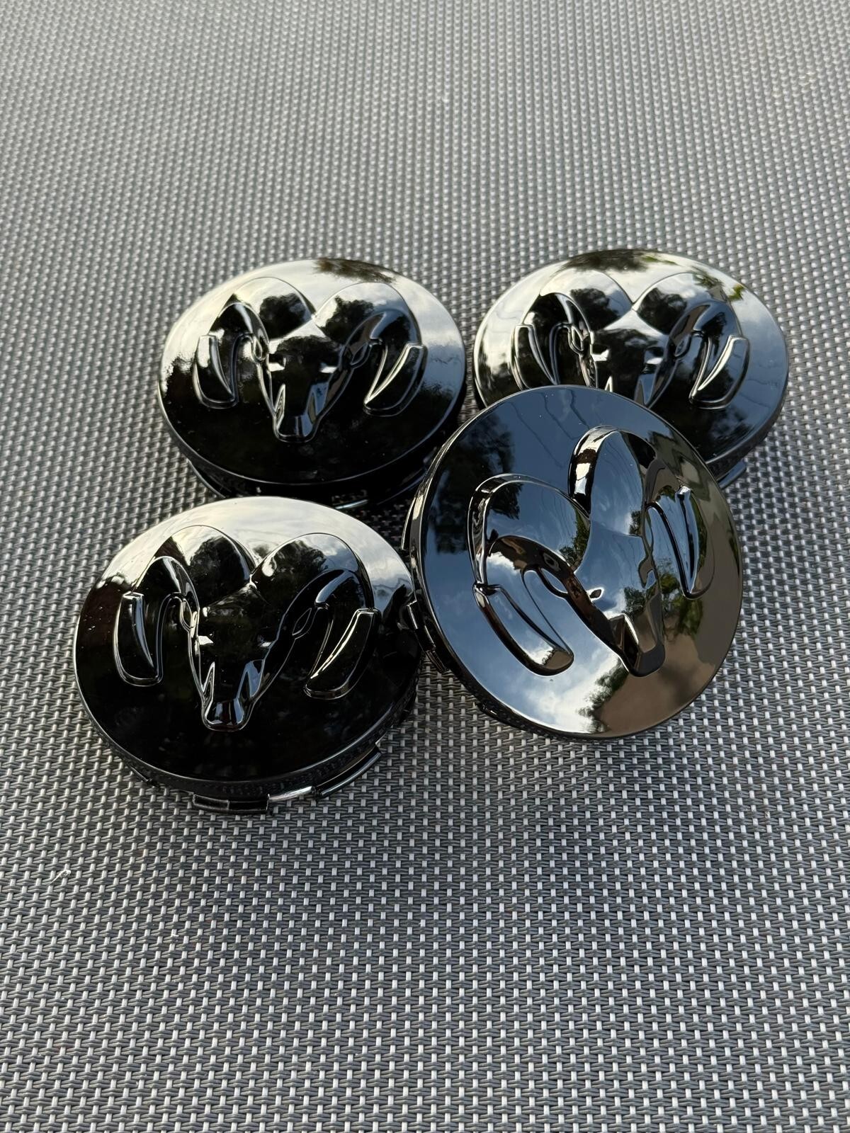 DODGE 4X GLOSSY BLACK 63 mm/2.48 in Center Caps Dakota 1500 Durango Caliber Ram