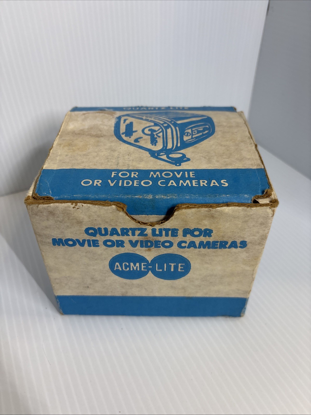 Acme-Lite Model 709G 600 Watt Quartz Light for Movie and Video Cameras (L)