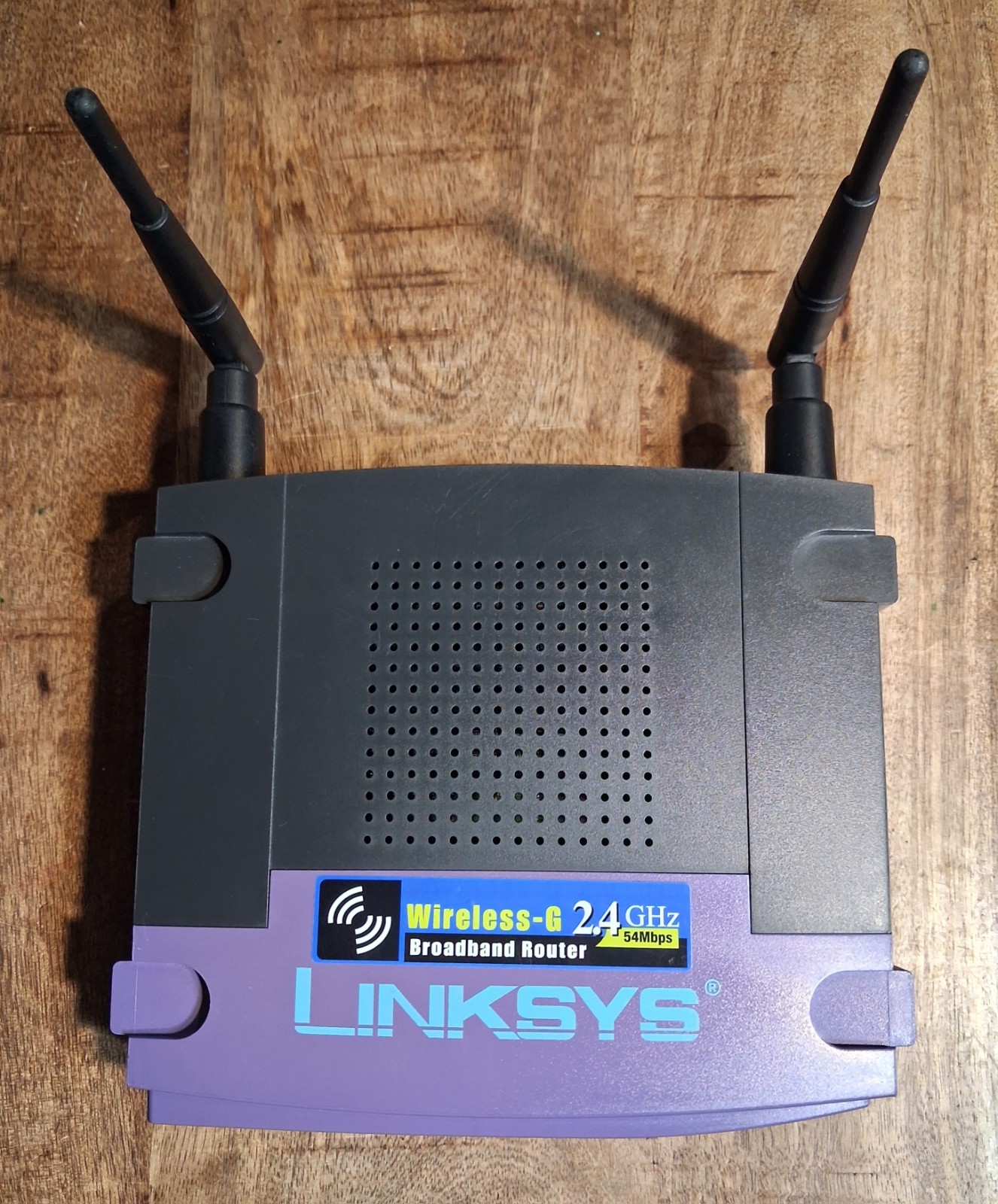 Cisco Linksys WRT54G V2 Wireless G 2.4 GHz Broadband Router - No Cord