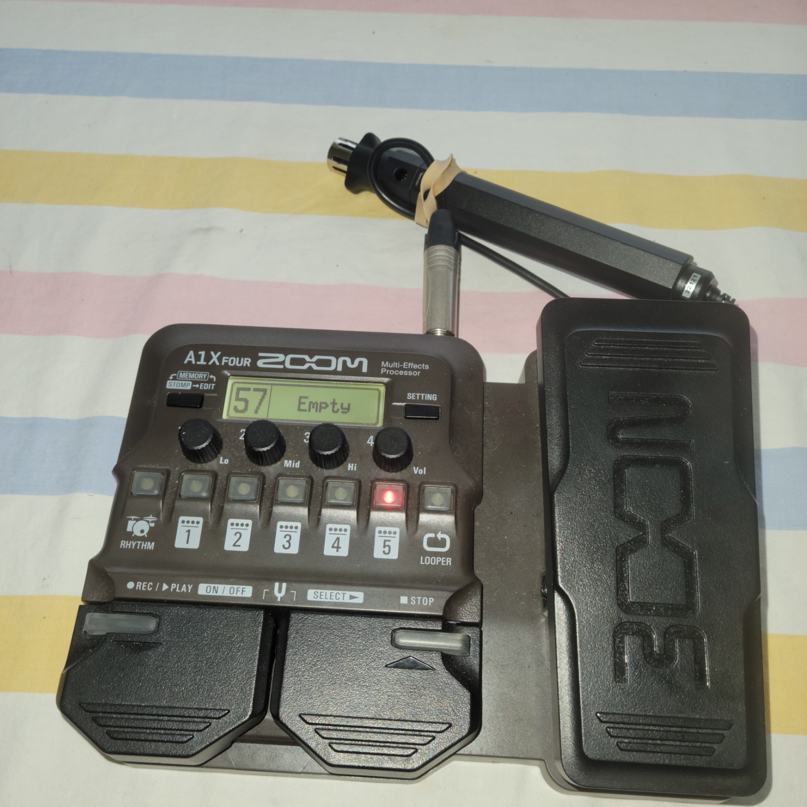 Zoom A1X Four Acoustic Multi-Effects Processor W Expression Pedal + MAA-1 Mic