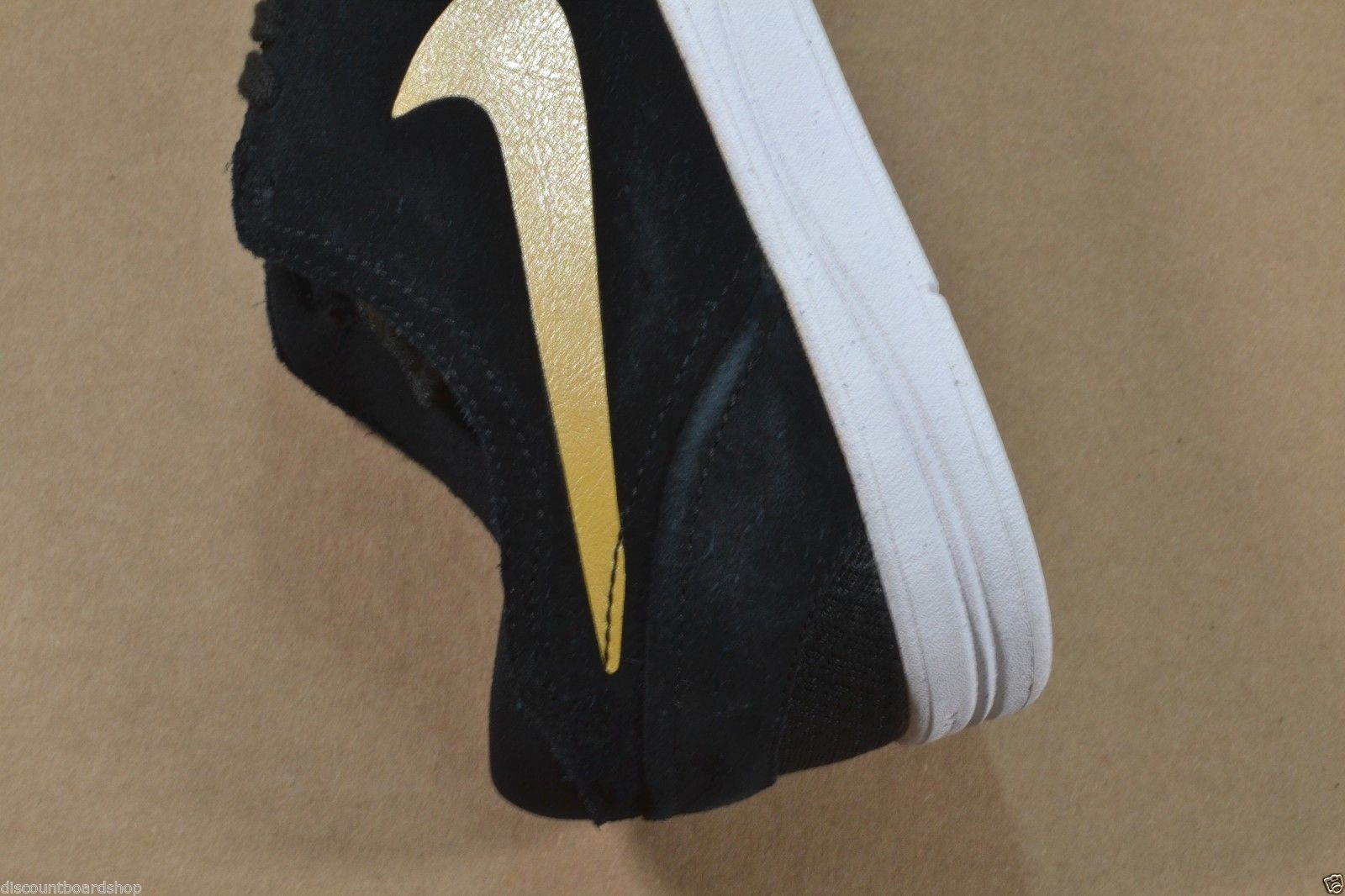 Nike NIKE ERIC KOSTON 2 Black Metallic Gold Casual Skate (D) (244) Men's Shoes