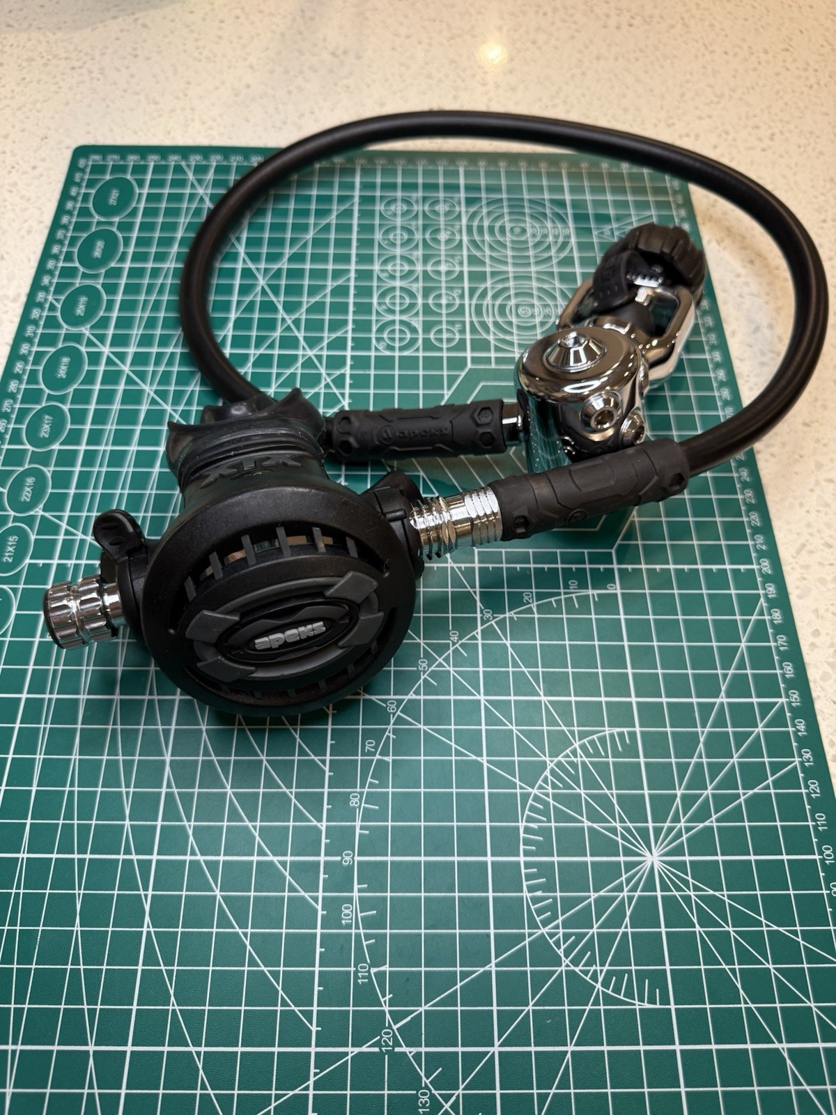 Apeks us4/XTX50 Scuba Diving Regulator- Yoke