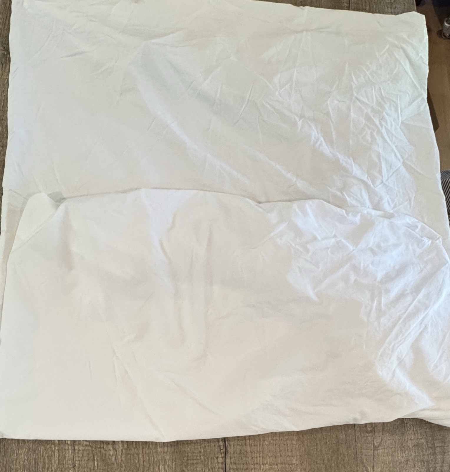 L.L.Bean Queen Fitted Sheet 100% Cotton White Solid, 2 Small Stains 60"X80"+15".