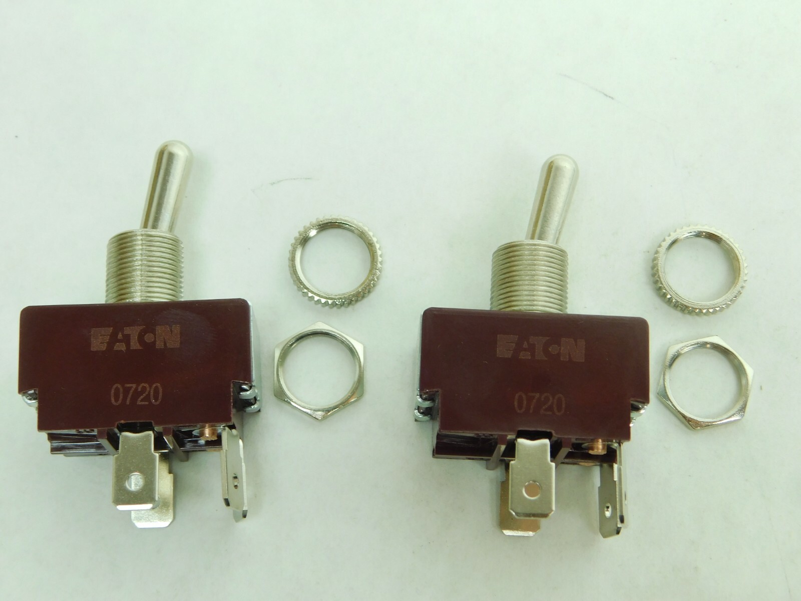 2 PACK Eaton XTD3F1A2 0720 General Purpose Toggle Switch, On-None-Off Action VN