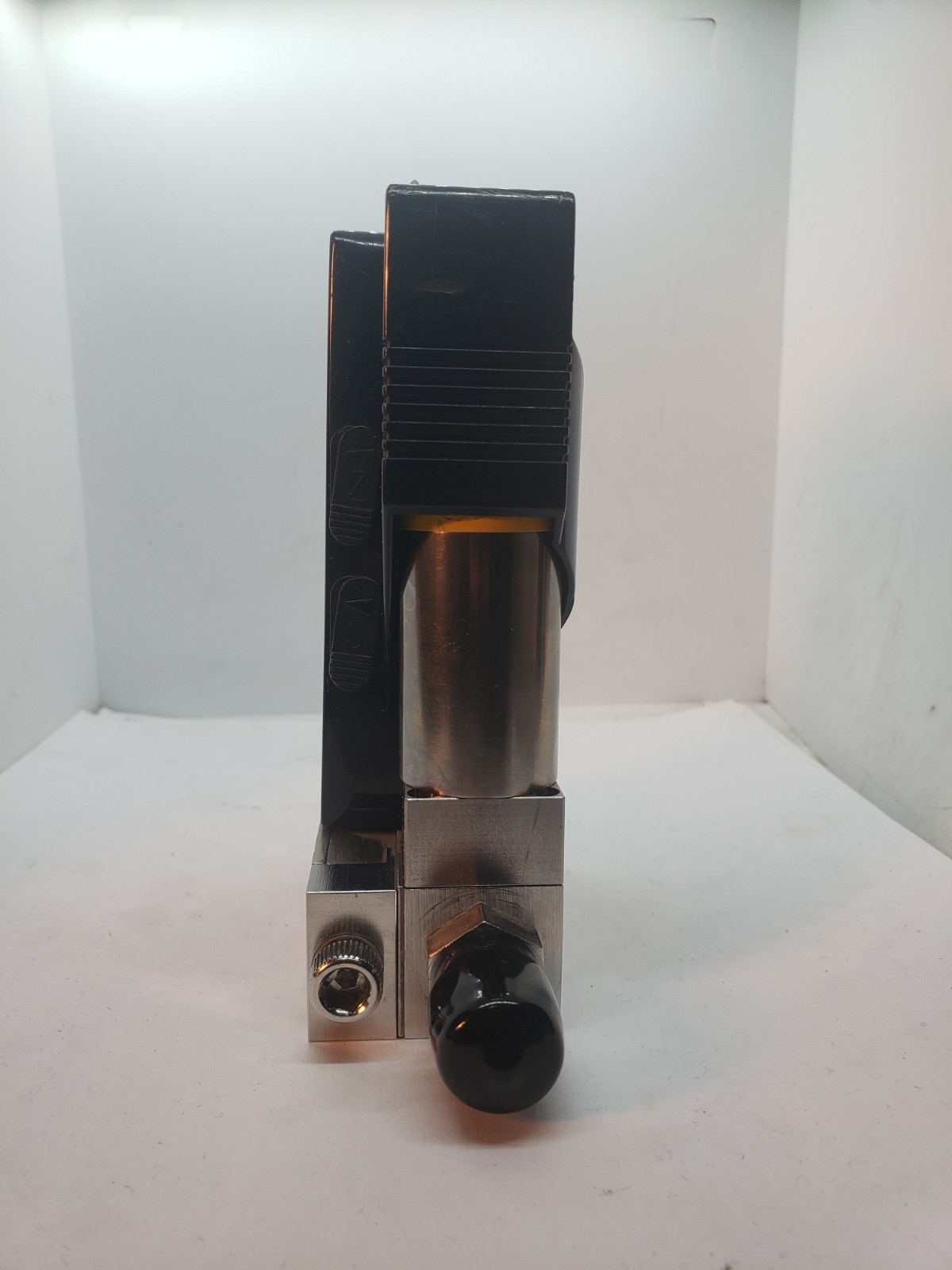SIERRA INSTRUMENTS 840L-2-OV1-SV1-E-V4-S4-HP MASS FLOW CONTROLLER NIB