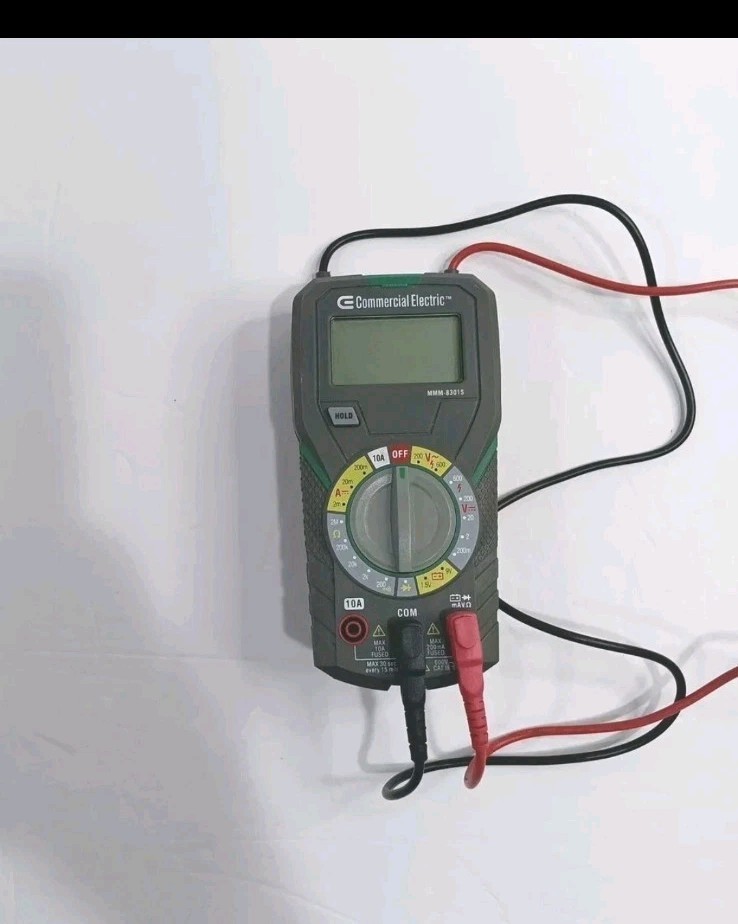 COMMERCIAL ELECTRIC Manual Ranging Multimeter w/ Durable Rubber Shell