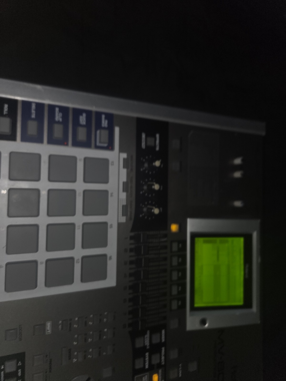 Roland MV-8000 Production Studio Sampler MIDI Sequencer Workstation