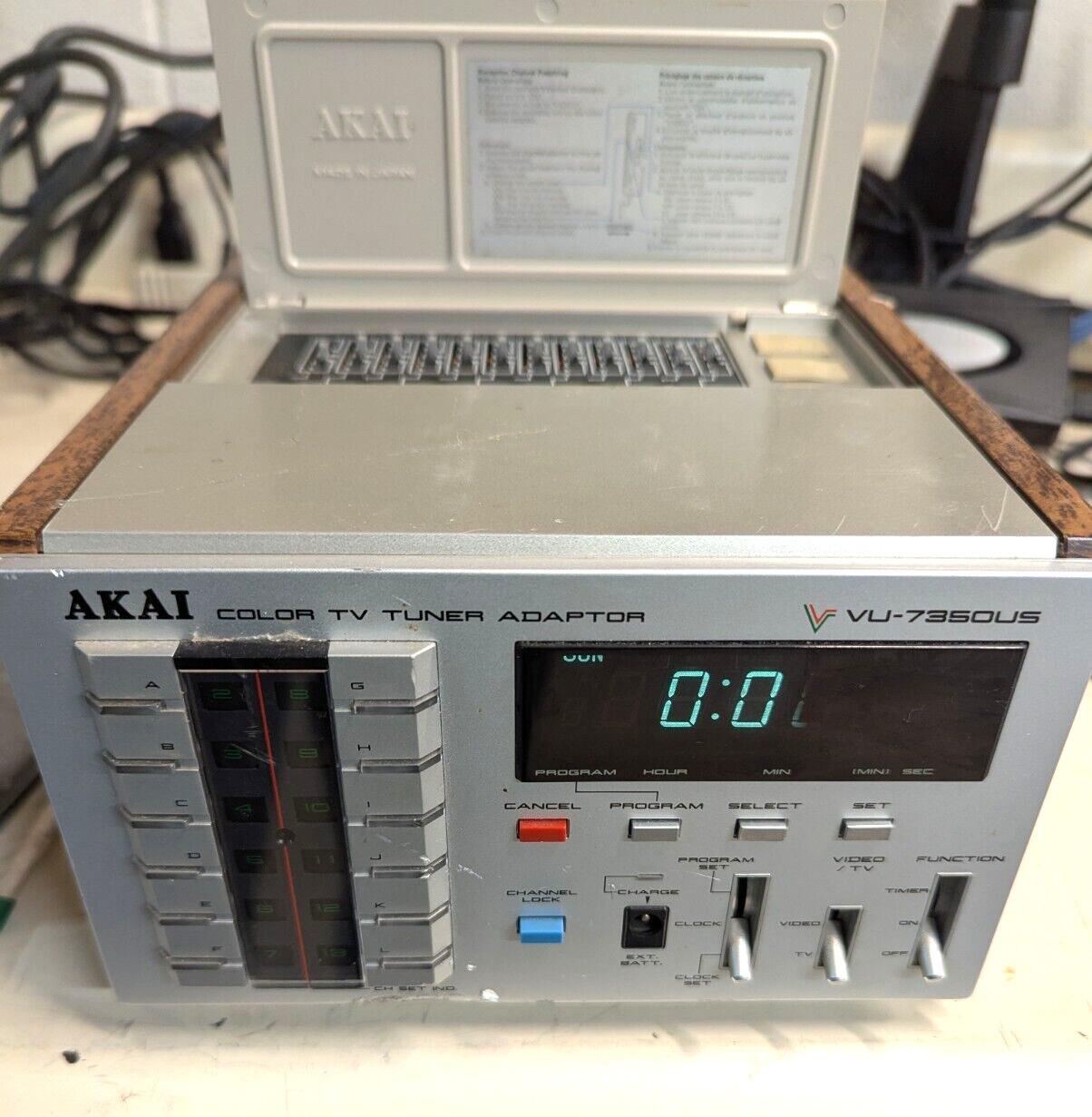 AKAI Vintage Color TV Tuner Adapter VU-7350US - TESTED TO POWER ON -  RARE