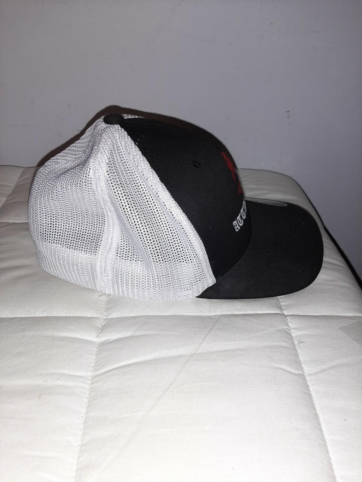 Shark Attack Golf Flexfit Men's Mesh Hat - One Size Fits Most
