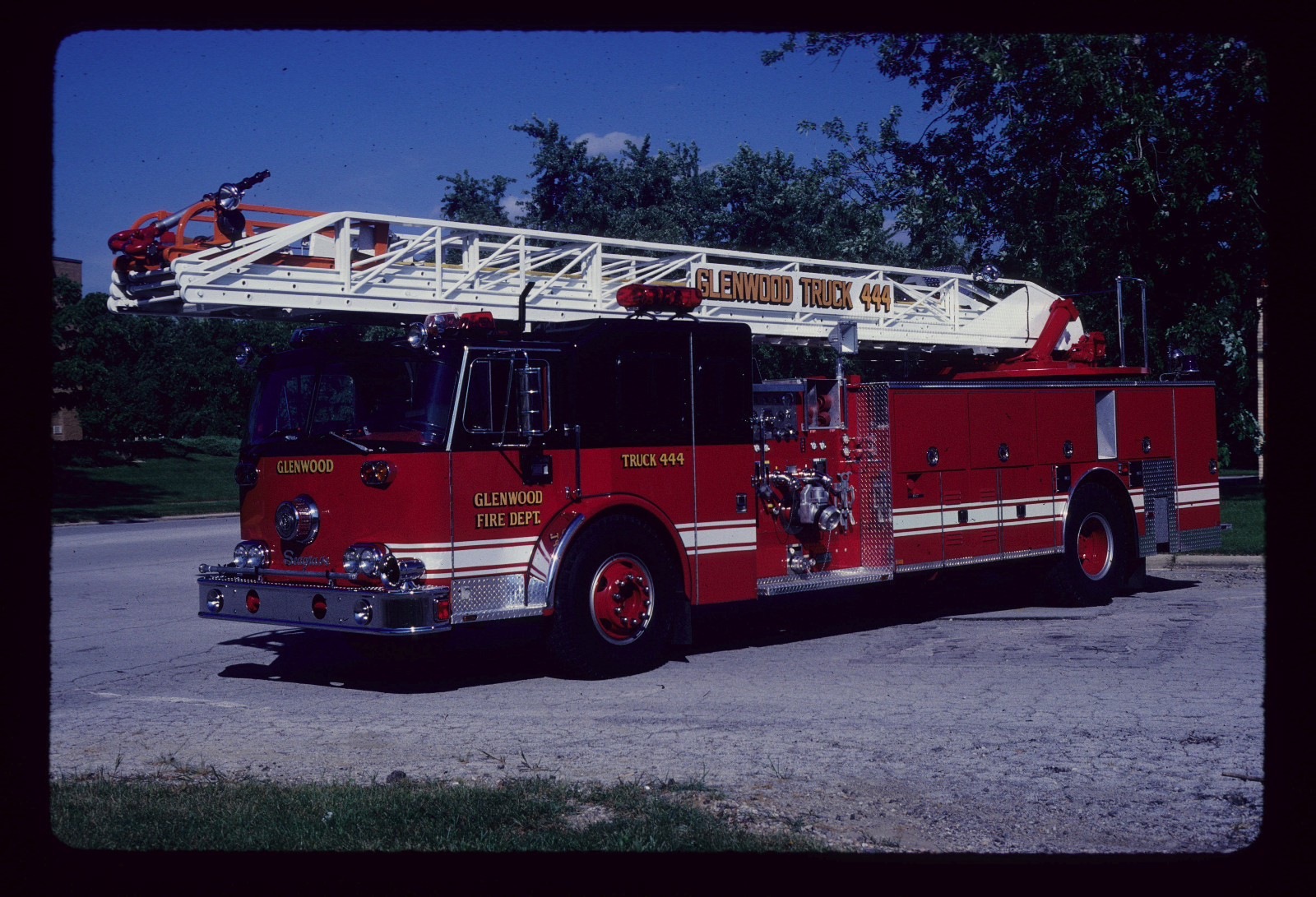 Glenwood IL T444 1972/97 Seagrave 100' Rearmount Aerial Fire Apparatus Slide