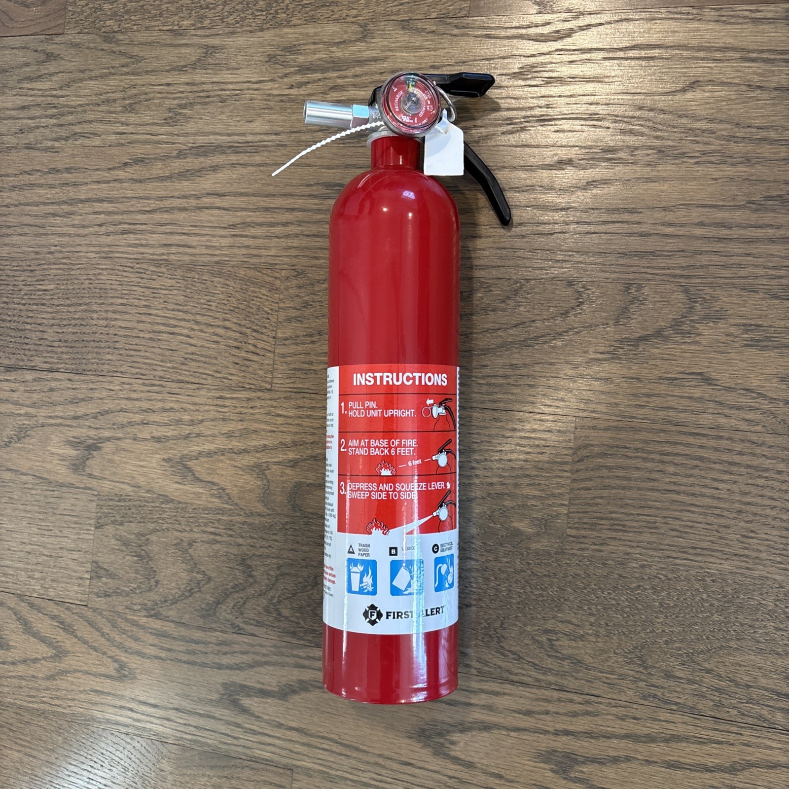First Alert HOME1 Rechargeable Standard Home Fire Extinguisher UL Rated 1-A:10-B