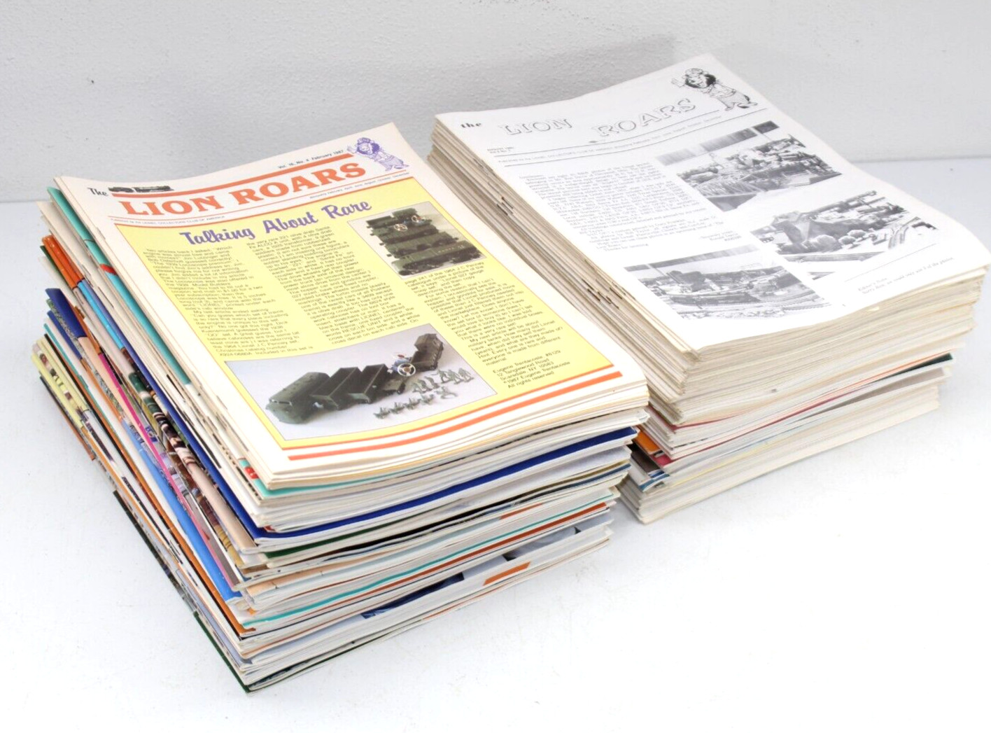 Lionel Train Magazines - HUGE LOT of 144 - 1970s 1980s & 1990s - The Lion Roars