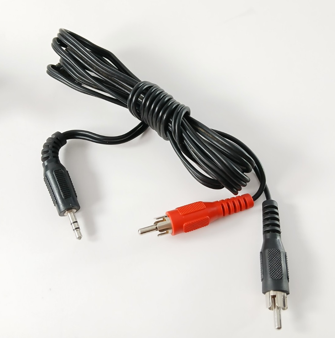 Traktor AUDIO 2 Pro DJ 2-Channel USB Audio Interface Splitter Soundcard + Cables