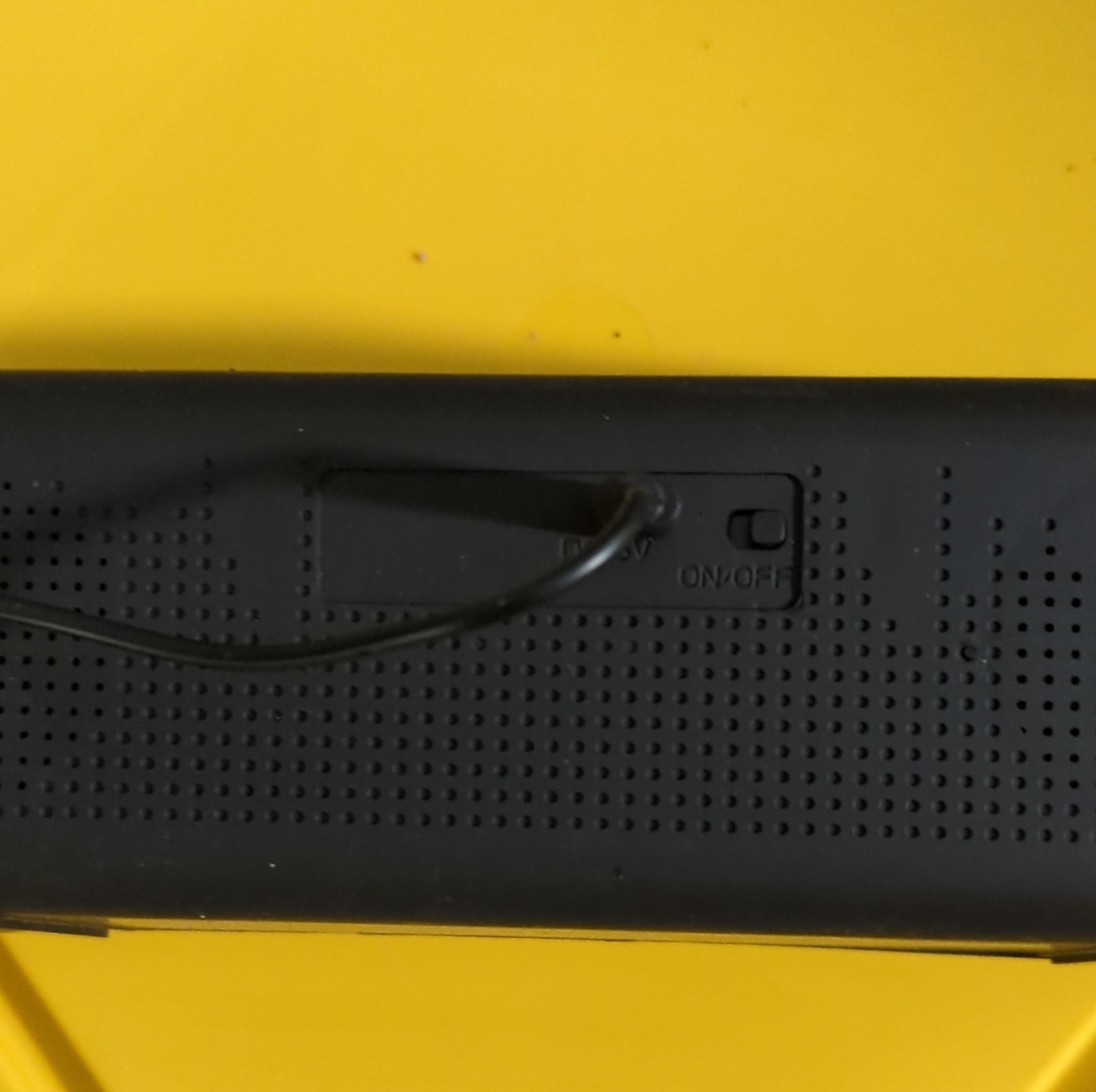 Vivitar MUZ6005 Portable USB Speaker Black Plastic Rectangular