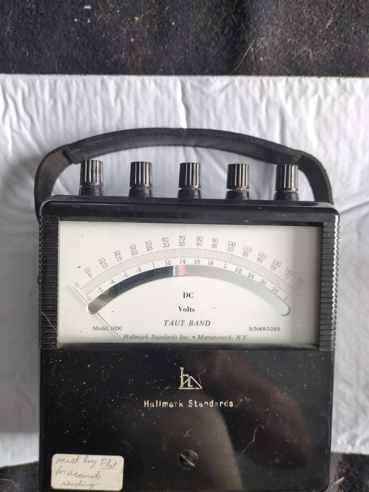 Vtg. Hallmark Portable University HDC S/N690088 DC Volts-Black Test Meter
