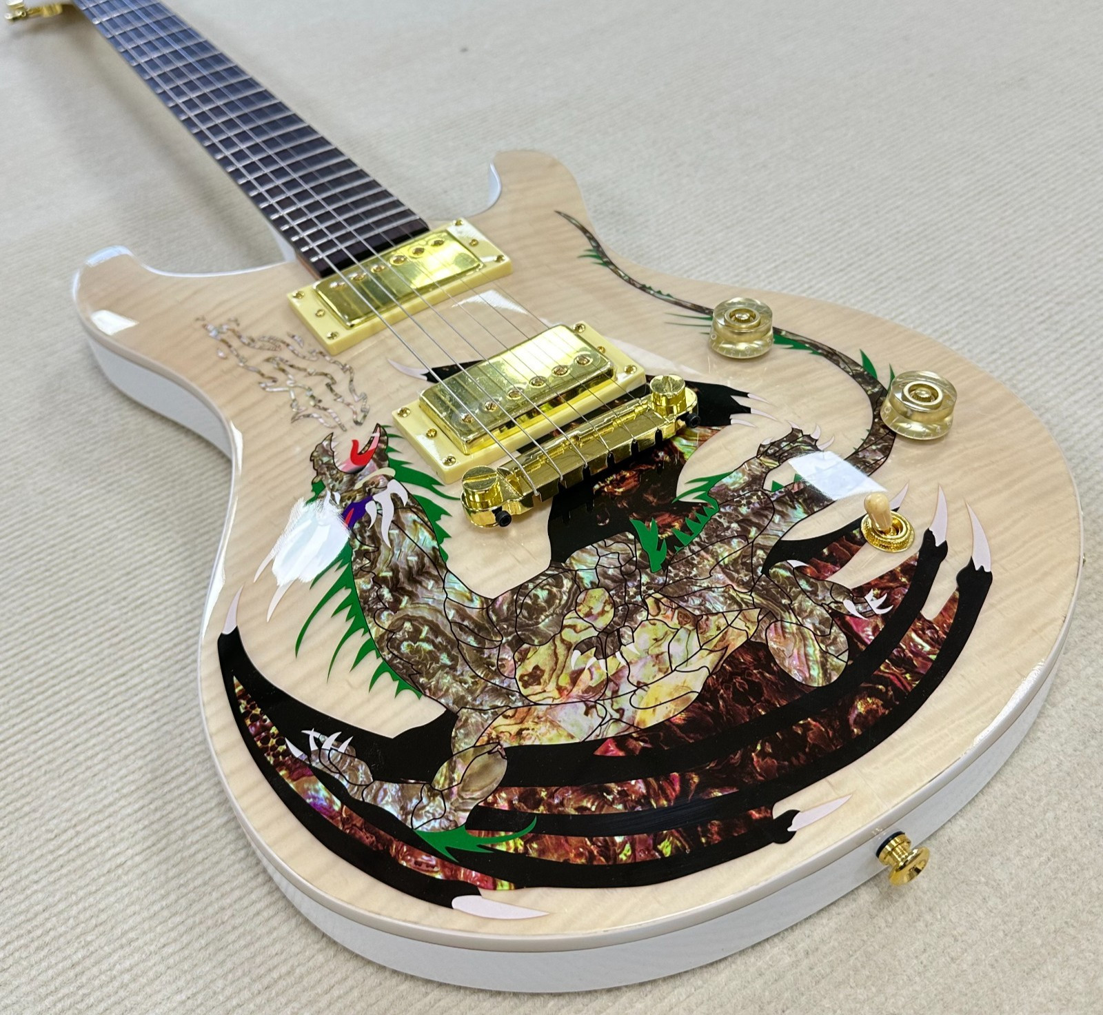 Dragon Inlay White Electric Guitar Rosewood Fingerboard Flame Maple Top