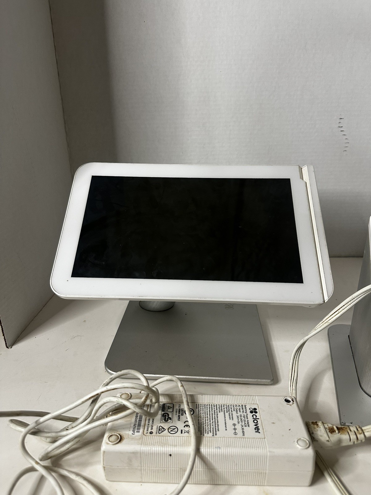 Clover Station POS 1.0 System, P100 Printer, C100 Screen & Power Adapter