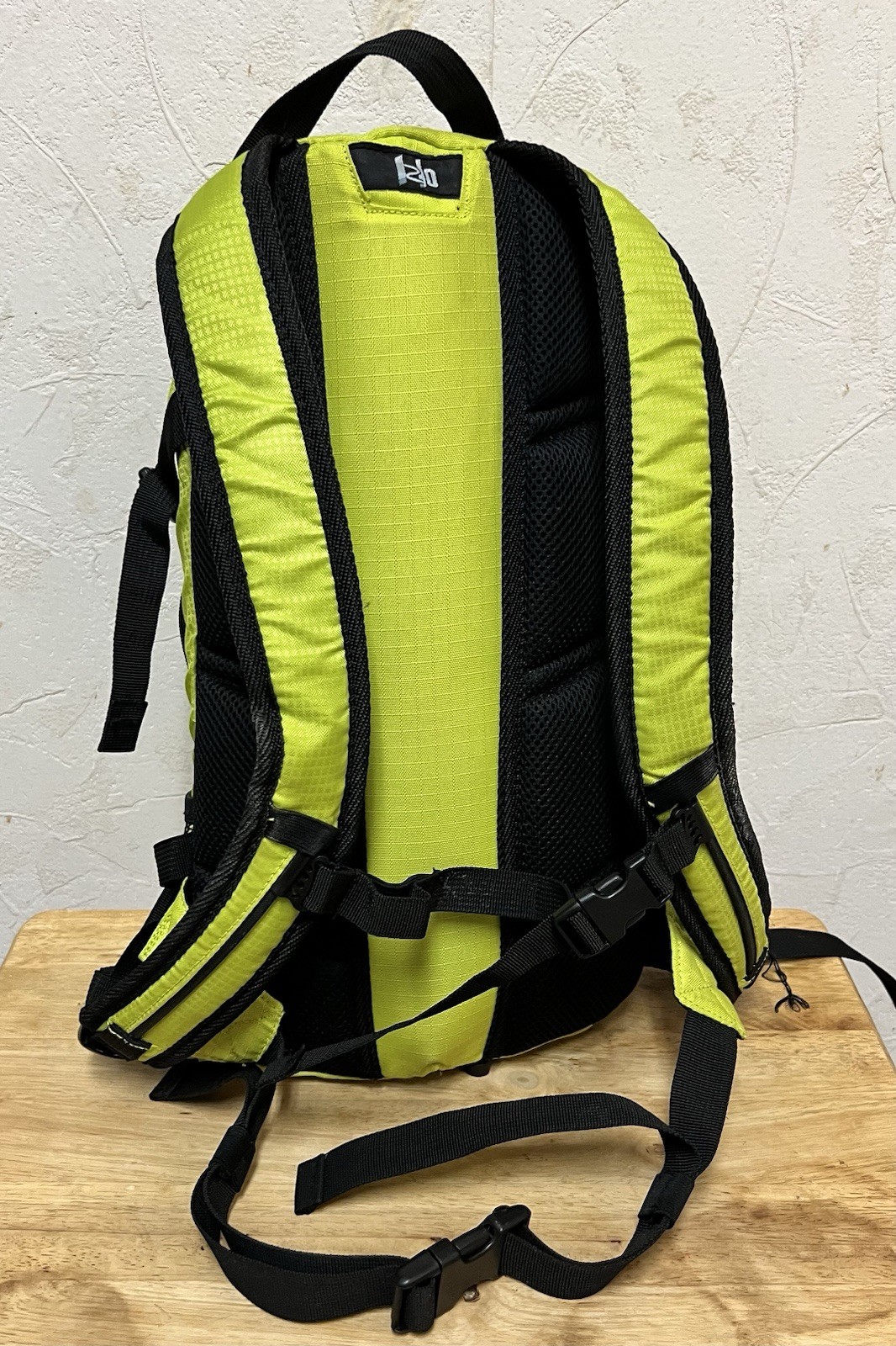 QUEST Hydration Backpack in neon Green and Black - No bladder!