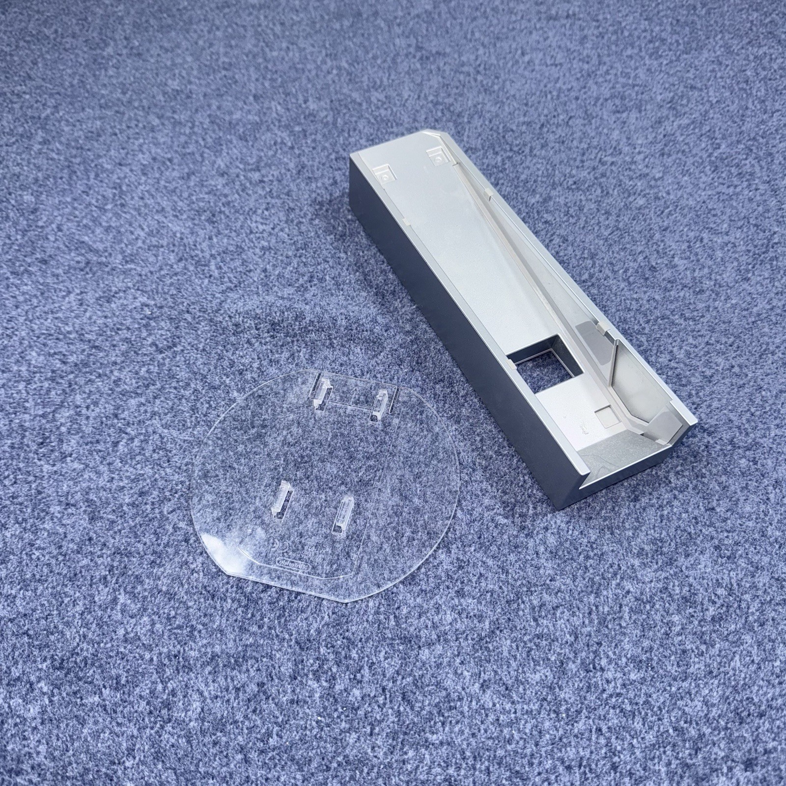 Nintendo Wii Vertical Stand OEM RVL-017 RVL-019 Clear Base Original .
