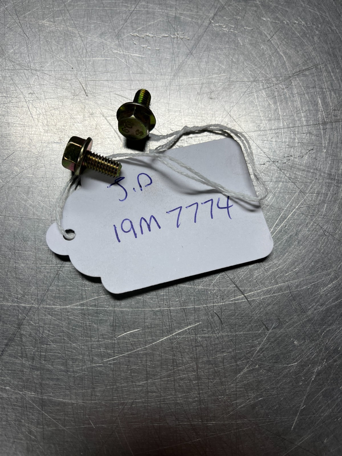 19M7774   GENUINE  OEM  John Deere   BOLT    QTY of 2  Bolts
