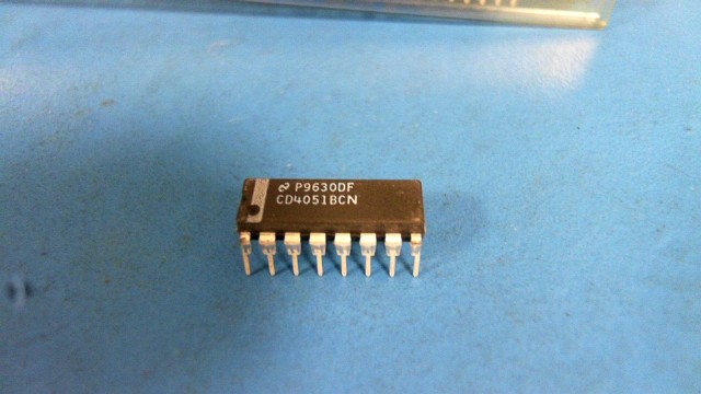 New (2pcs) CD4051BCN NATIONAL SEMI IC Logic