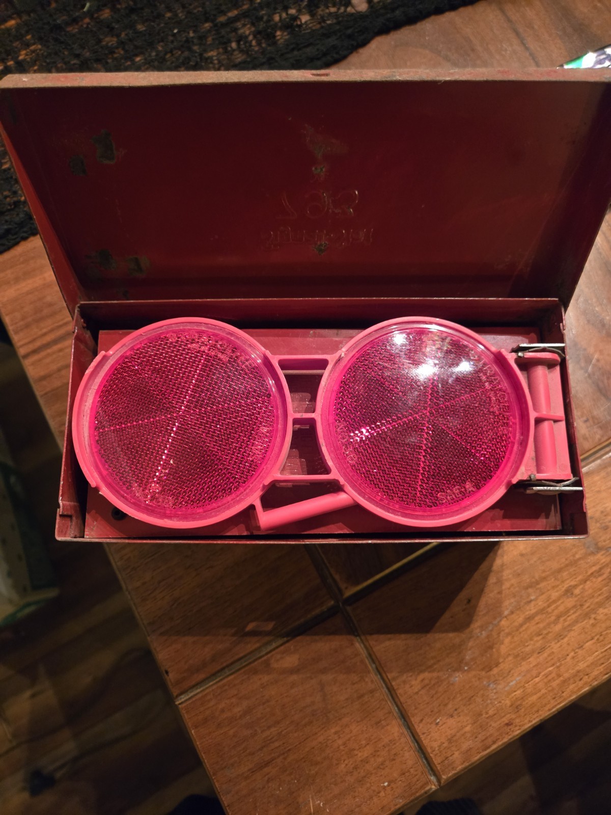 Signal 793 Vintage Roadside Emergency Reflector Kit