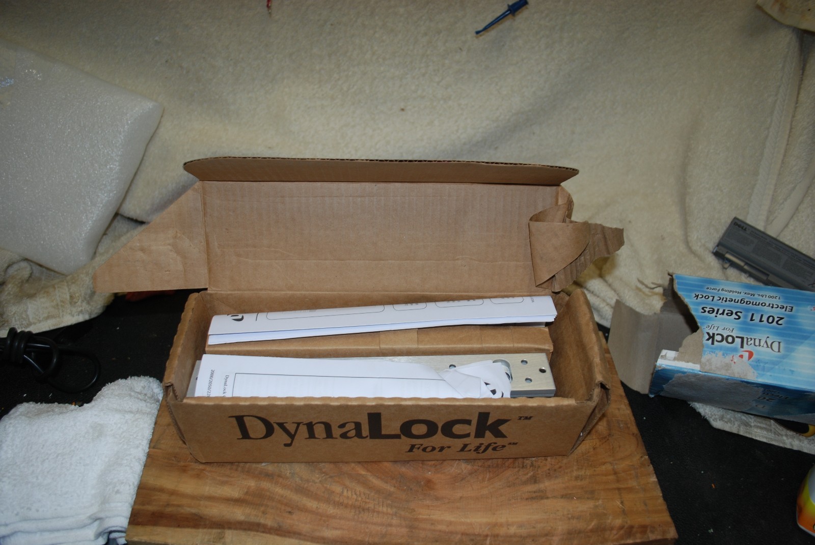 DYNALOCK 2011 Electromagnetic Lock 1200LB G1878655