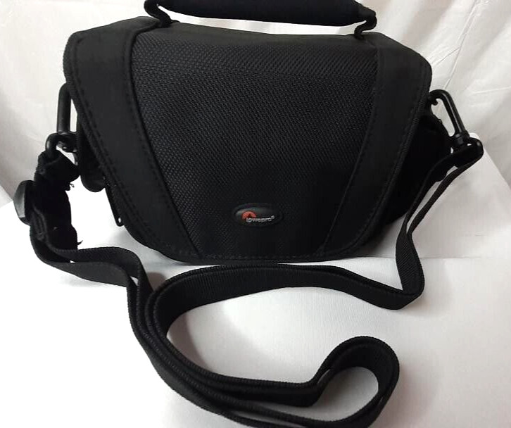 LOWEPRO EDIT 100 CAMERA CASE BLACK PADDED WITH SHOULDER STRAP