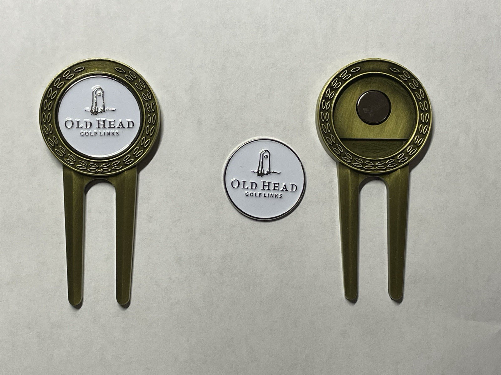 (1) Old Head Golf Links Divot Tool & 1" Coin Golf Style Marker - Cork, Ireland