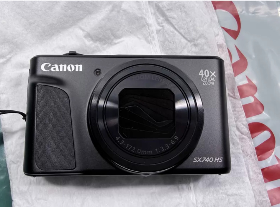 Canon PowerShot SX740 HS Zoom Lens 40x 20.30MP Black Compact Digital Camera