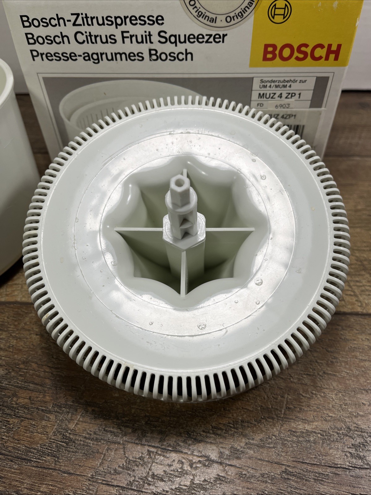 Bosch Citrus Fruit Squeezer - Citrus Fruit Press White Muz4zp1 Preowned