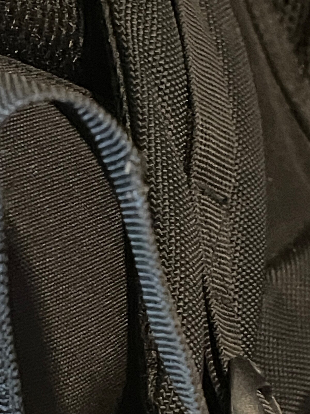 Swiss Gear Backpack Padded 3 Lg Double Zippered Pockets w/Hooks Sturdy Handle