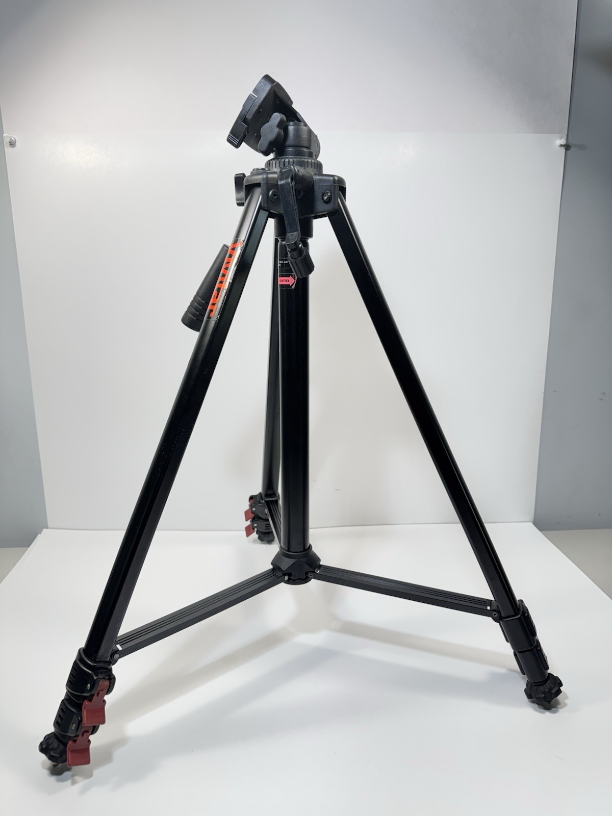 Vivtar Tripod V900 Vintage 1995 60"