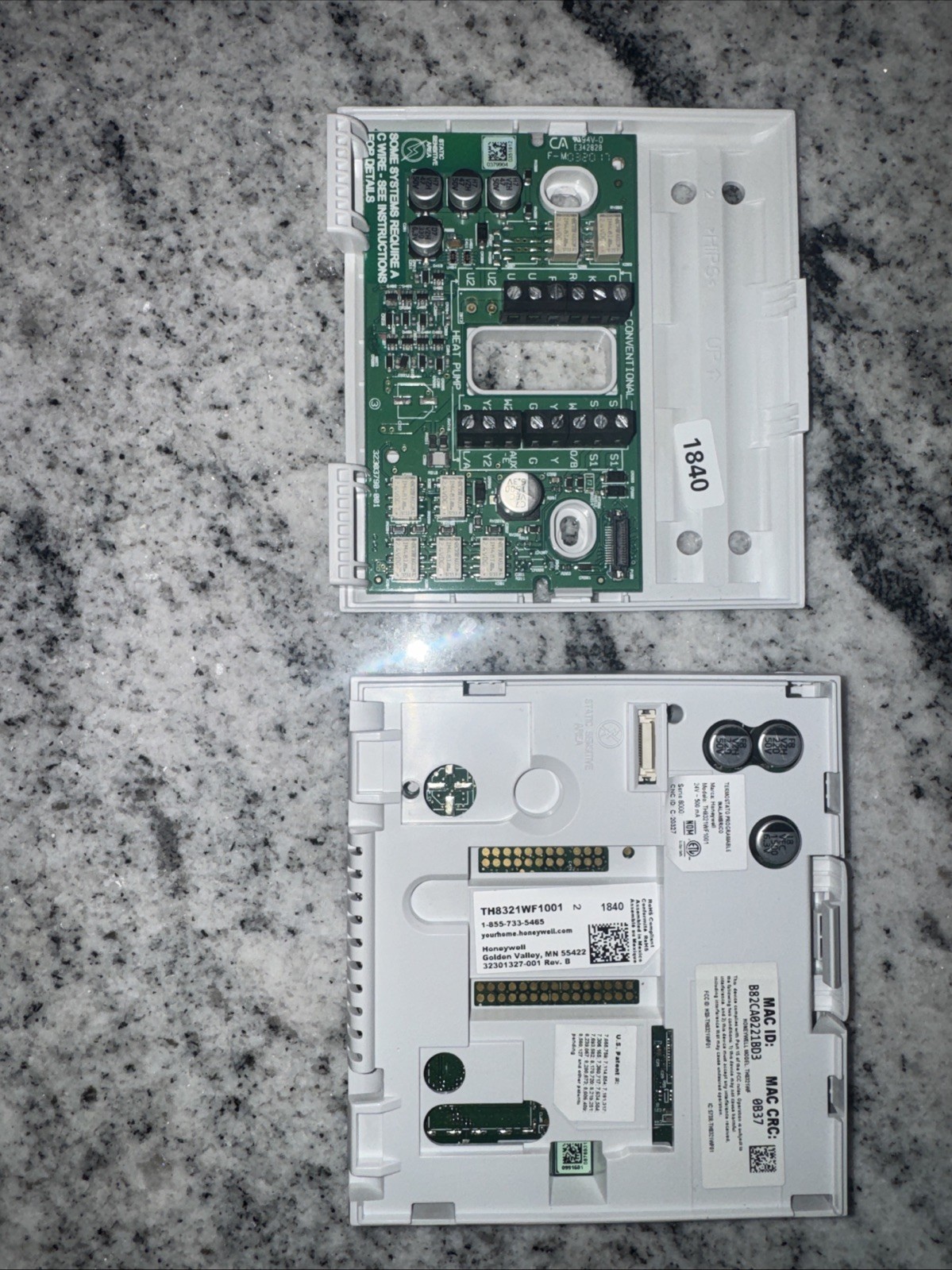 Honeywell TH8321WF1001 VisionPRO Touchscreen Programmable Thermostat DAMAGED