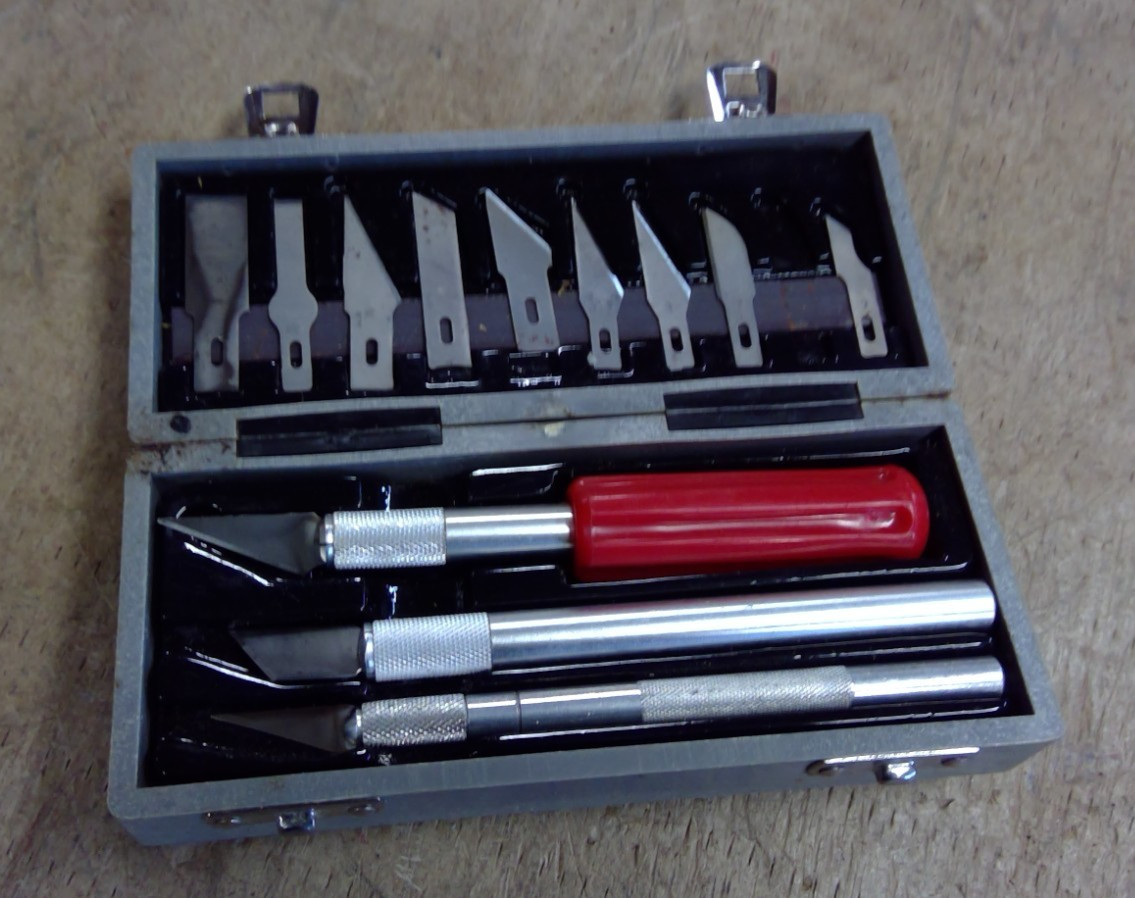 DREMEL KNIFE SET HOBBY CARVING RAZOR WITH CASE