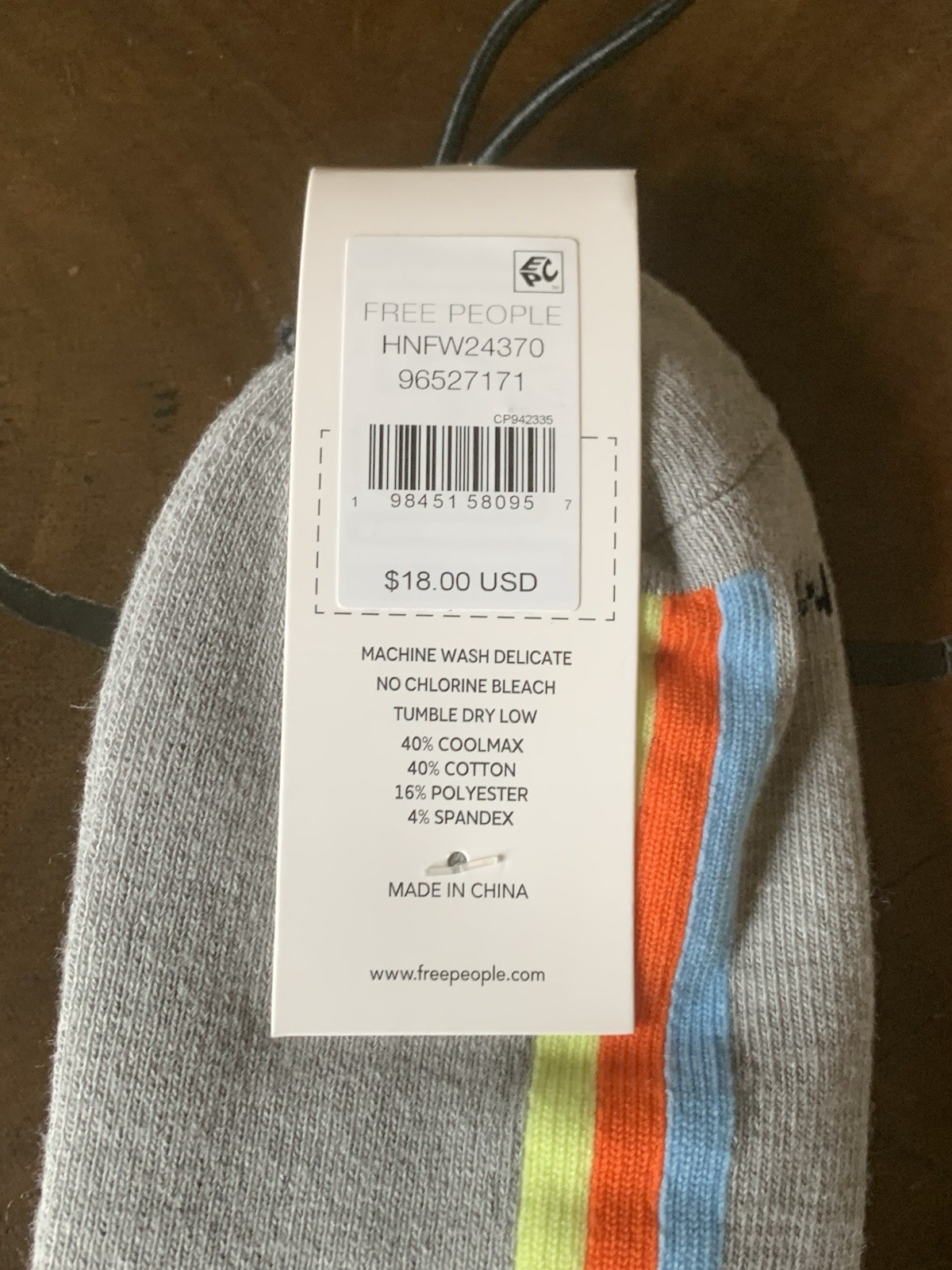 NWT FP‎ Movement Tempo Quarter Crew Socks in Grey with Stripe Athletic SOLD OUT!