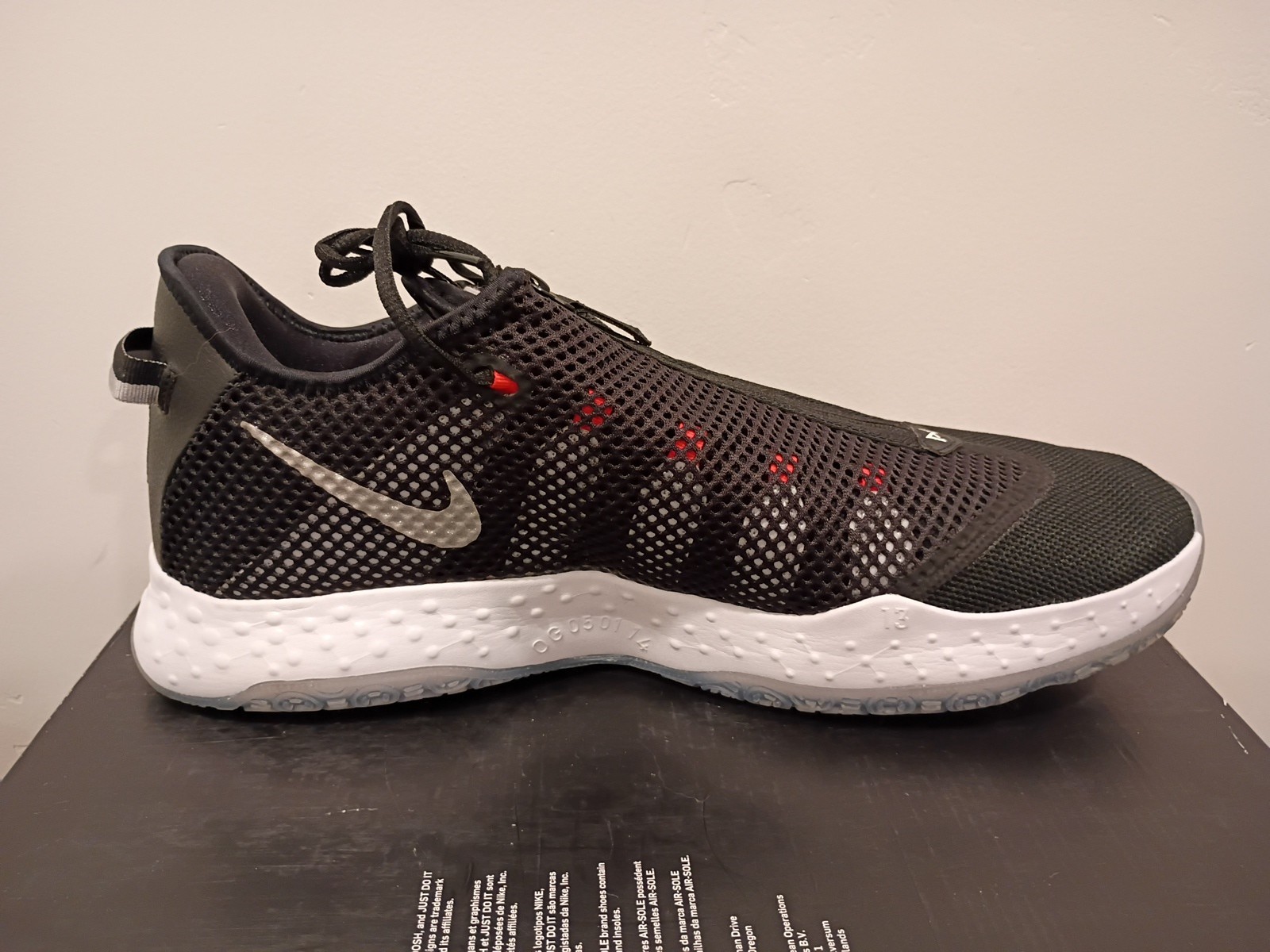 Nike PG 4 TB Promo Basketball Shoes Mens Size 18 Black White CD5079 001