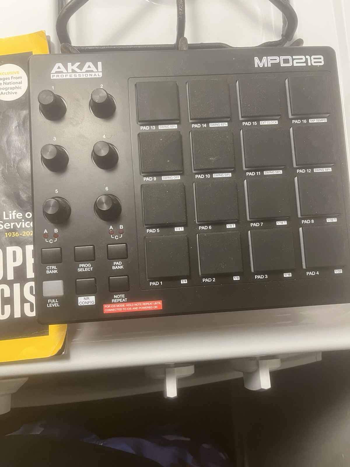 Akai MPD218 Pad Controller 16 Pads Pad Triggers Note Repeat Full Level