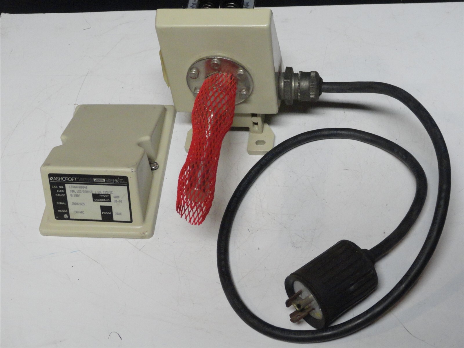 ASHCROFT ~ Explosion Proof Temperature Sensor ~ LTAN4H00040 ~ 10A ~ 0-100° f