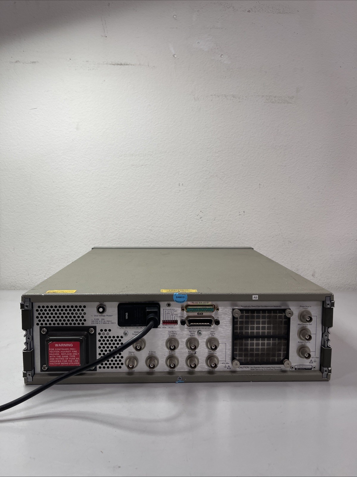 HEWLETT PACKARD HP 3325B