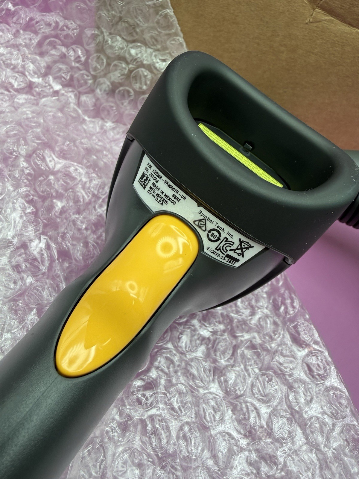 Motorola Zebra Symbol LS2208-SR20007R-UR Barcode Scanner Reader Kit W/ USB Cable