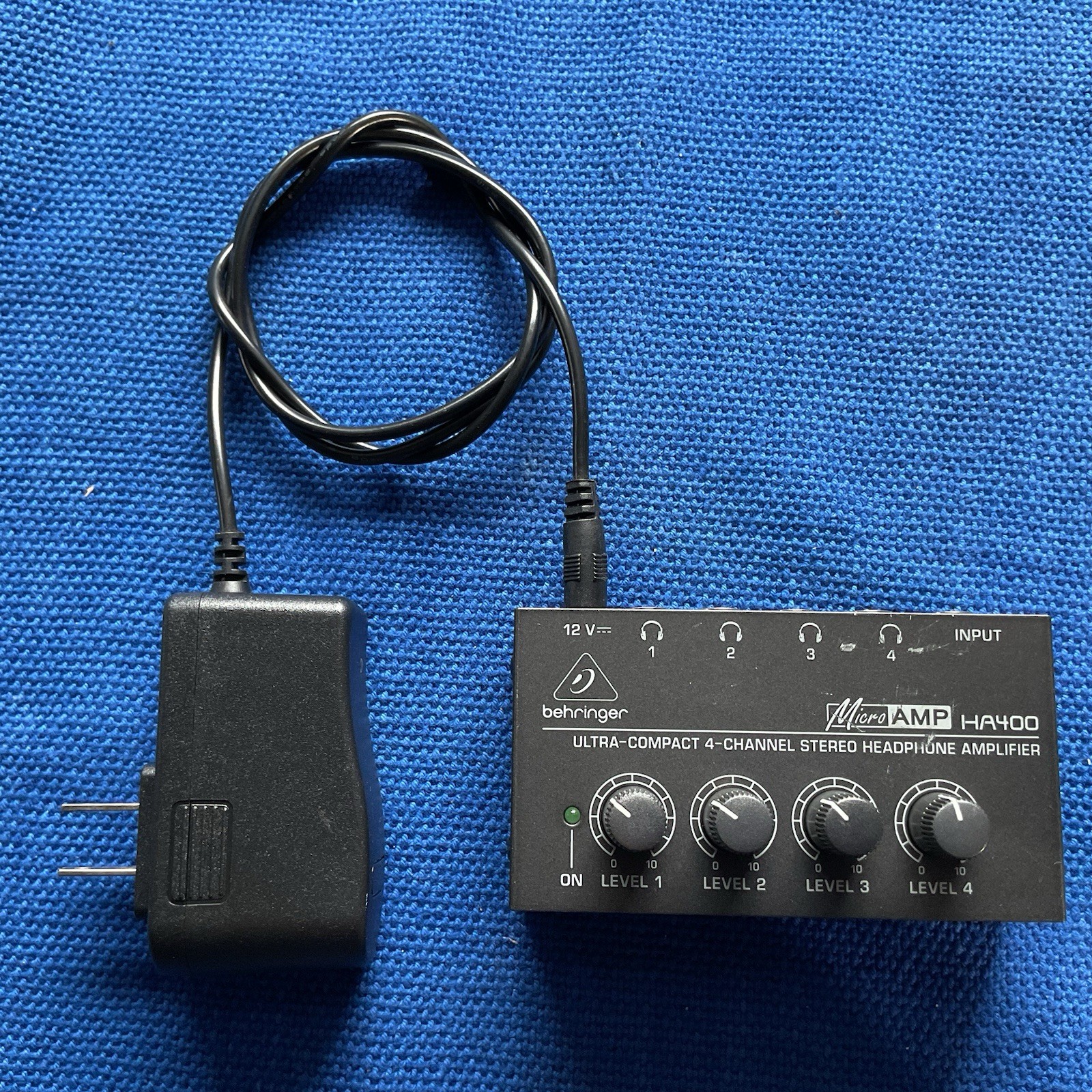 BEHRINGER MicroAMP HA400 4-channel stereo headphone amplifier. Ultra-Compact.