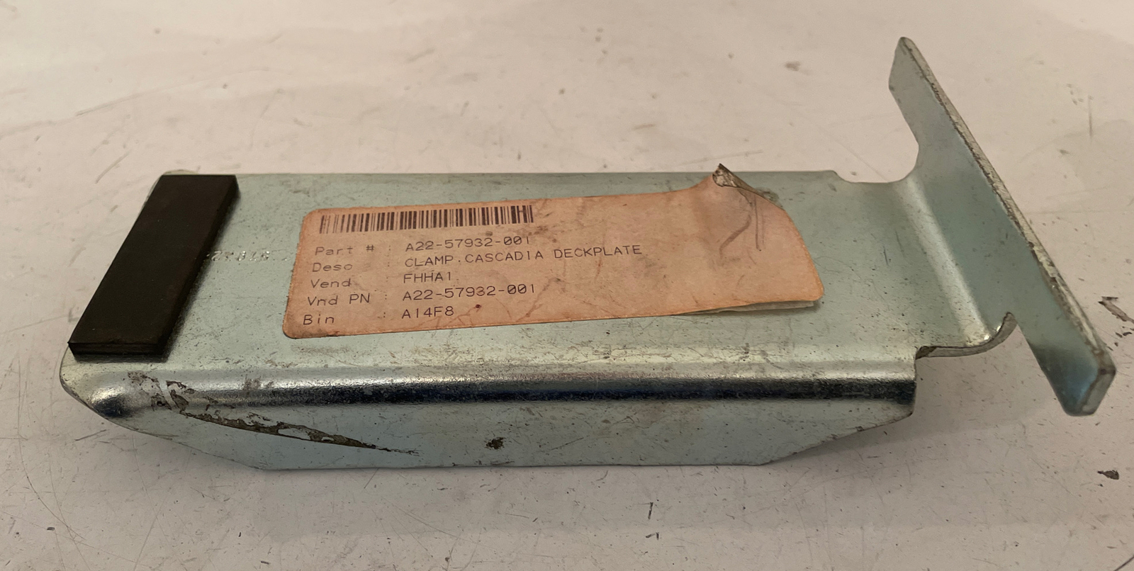 GENUINE FREIGHTLINER  HOLD DOWN DECK PLATE CLAMP A22-57932-001 NEW OEM