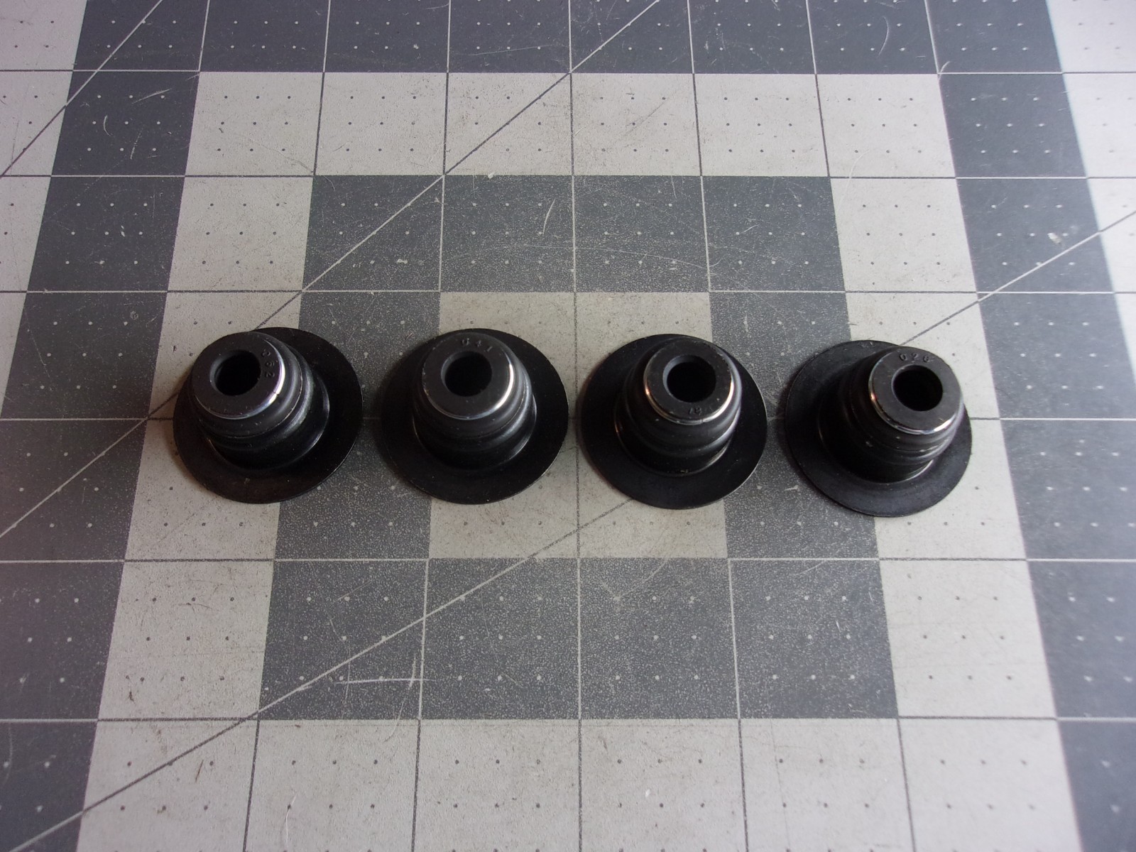 SBI 122-1359 (4) Valve Stem Seals