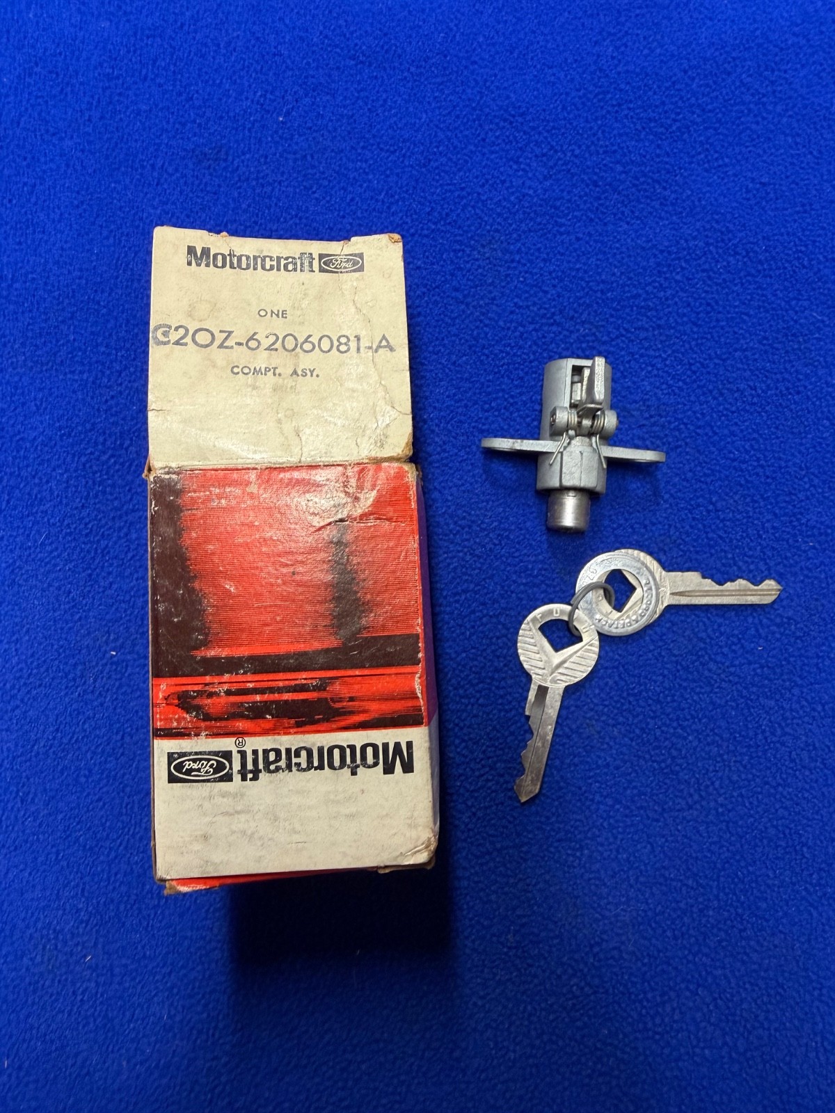 Ford Genuine NOS Glove Box Compartment Lock Set, 2 Ford Keys C2OZ-6206081-A
