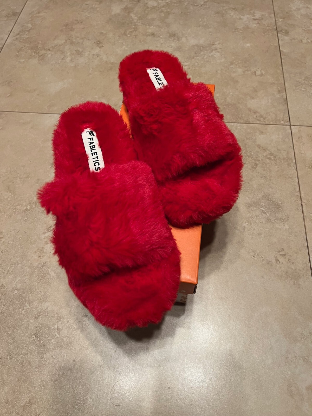 FABLETICS SLIP ON FUR SLIPPER CHERRY SIZE 7