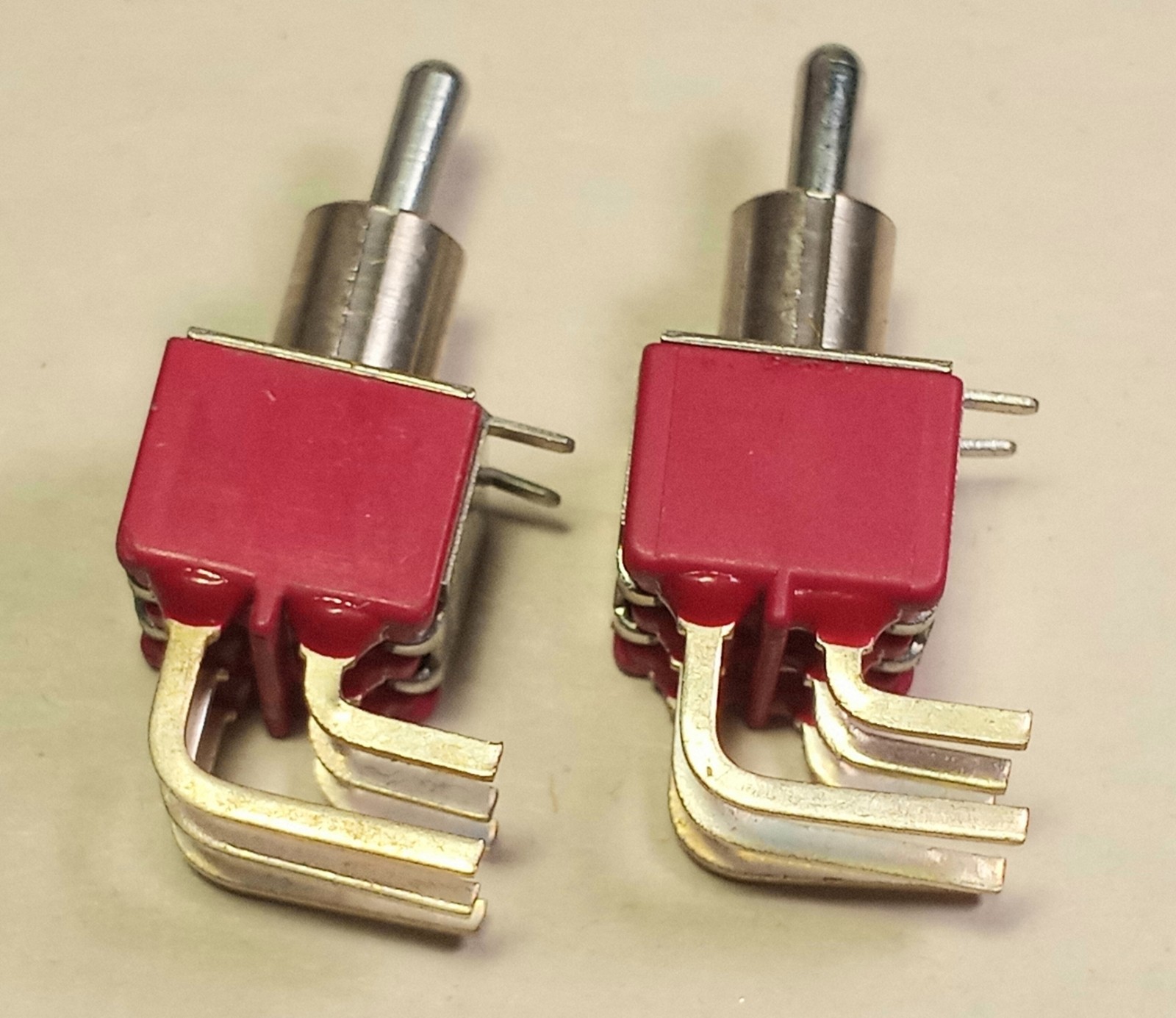 2pc C&K U23 Toggle Switch 3 Position ON-OFF-ON 6 Pin Right Angle New