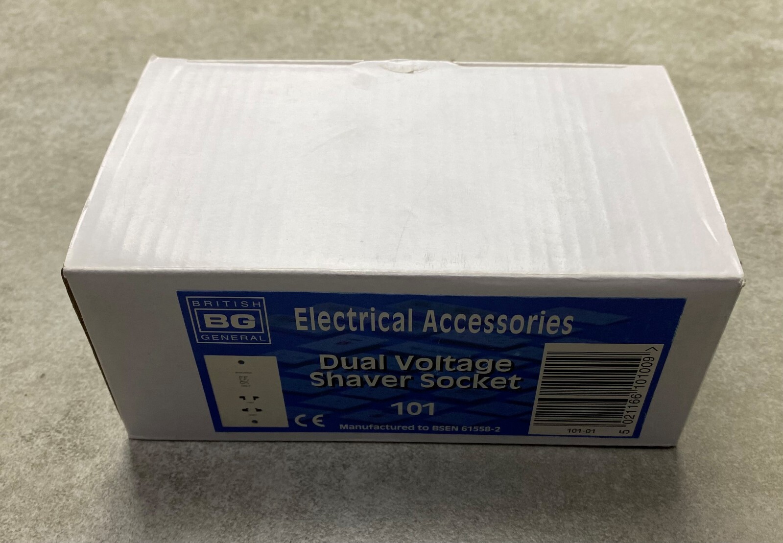 BG Electrical 101 White Square Edge 115/230V Dual Voltage Shaver Socket