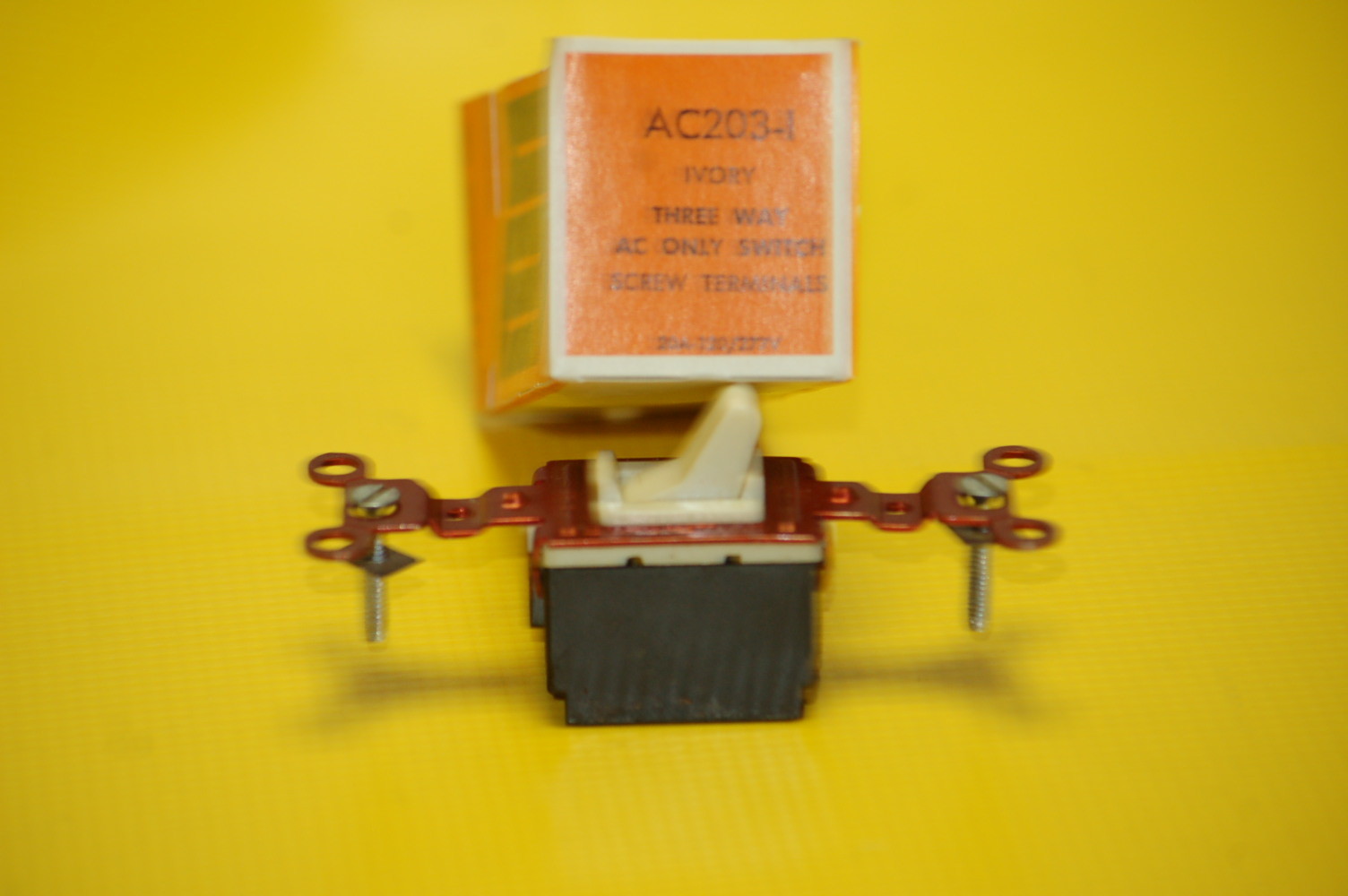 NOS NIB Vintage Pass & Seymour 3-way narrow Ivory  AC203-1