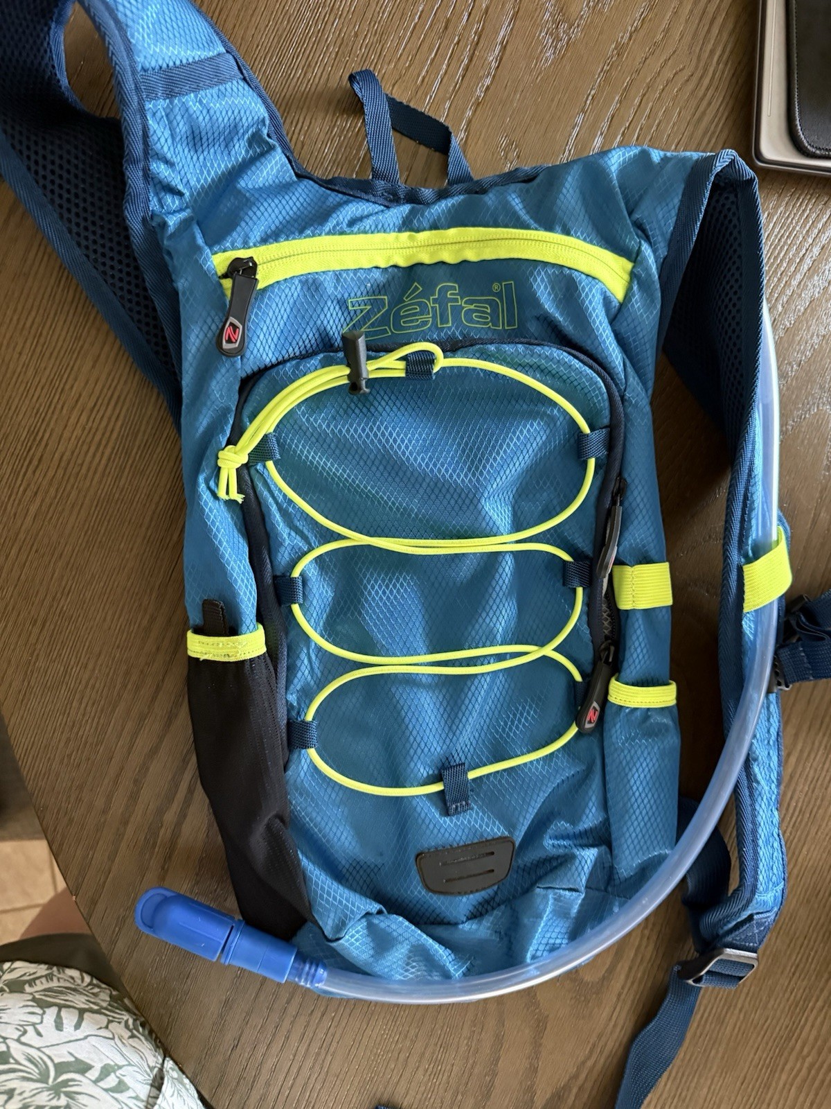 Zefal Hydration Bag Backpack W 2L Bladder Hiking Sport